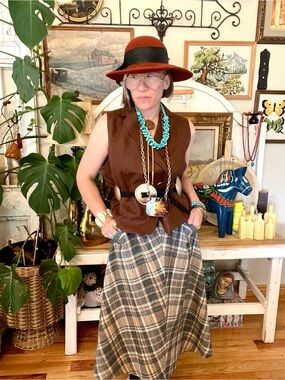 Vintage Fantastic Wool Skirt With Pockets Tartan Neutral Navy Beige Fall